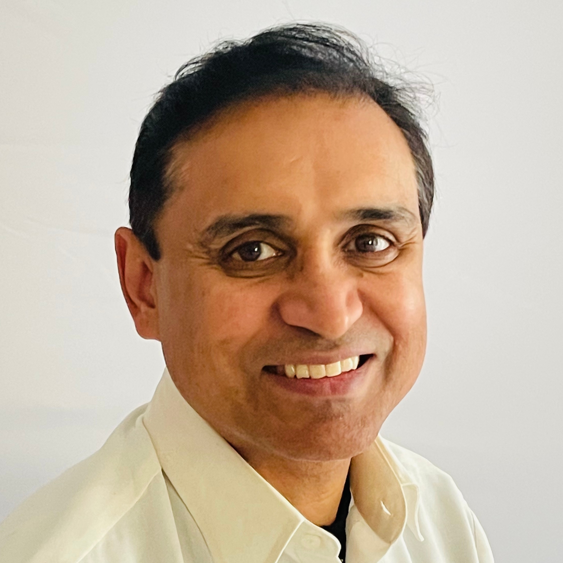 Raj Varadarajan Headshot