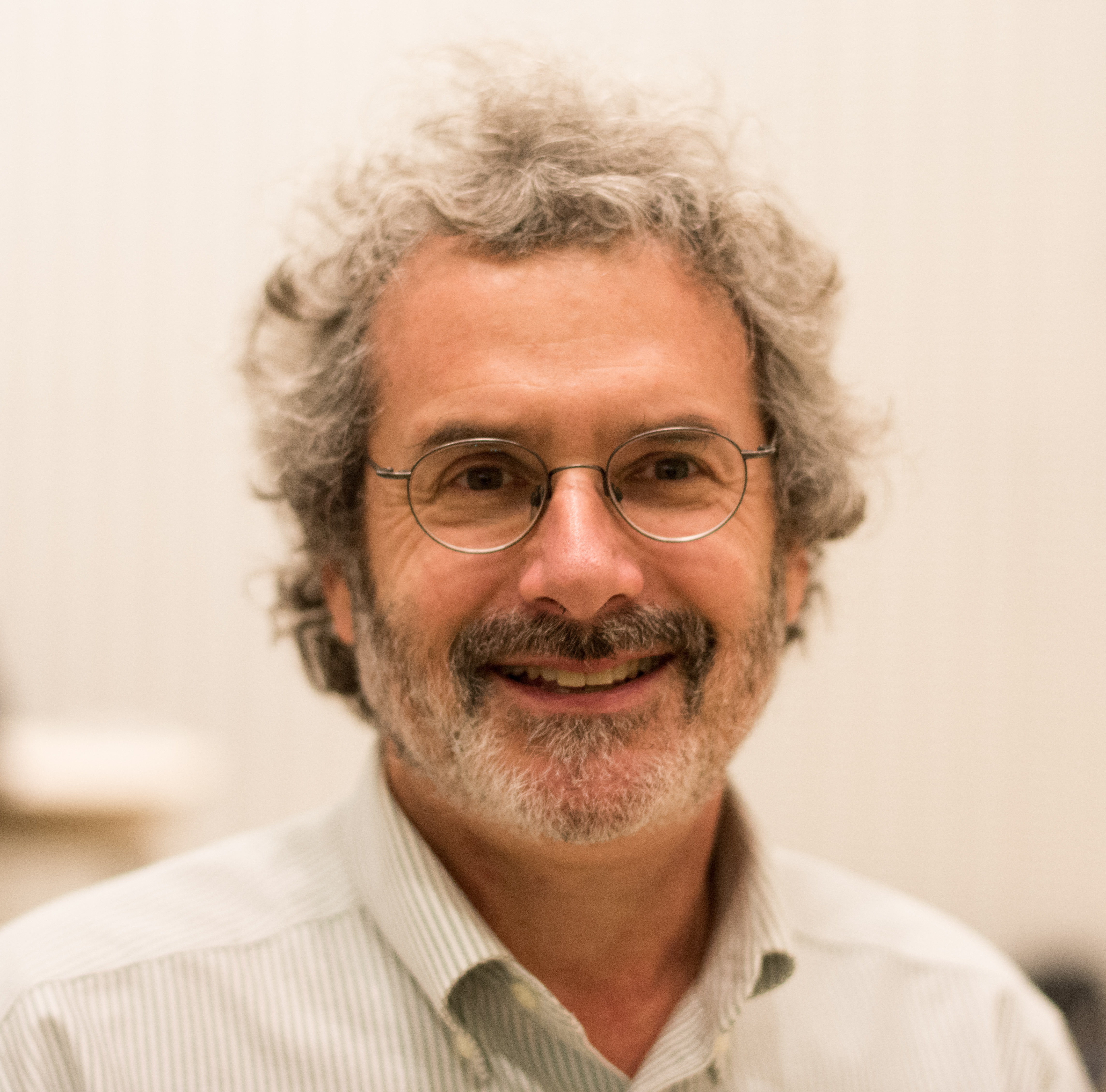 Neil Gershenfeld headshot