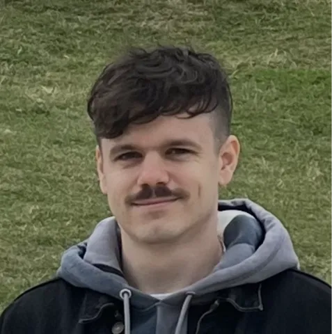 Luke Thompson